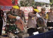 Edukasi Pelajar Tentang Tertib Berlalulintas,Satlantas Polres Siak Musnahkan Ratusan Knalpot Brong