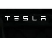 NHTSA selidiki fitur cerdas milik Tesla yang membahayakan