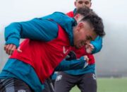 Mees Hilgers Pulih dari Cedera, Langsung Latihan Bersama FC Twente