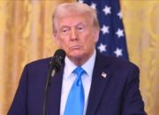 Trump berencana mengumumkan tarif impor mobil pada April