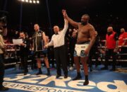 Derek Chisora Berdarah-darah Hancurkan Otto Wallin di Pertarungan Terakhirnya